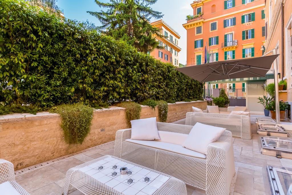 Domus Carmelitana Hotel Рим Екстериор снимка