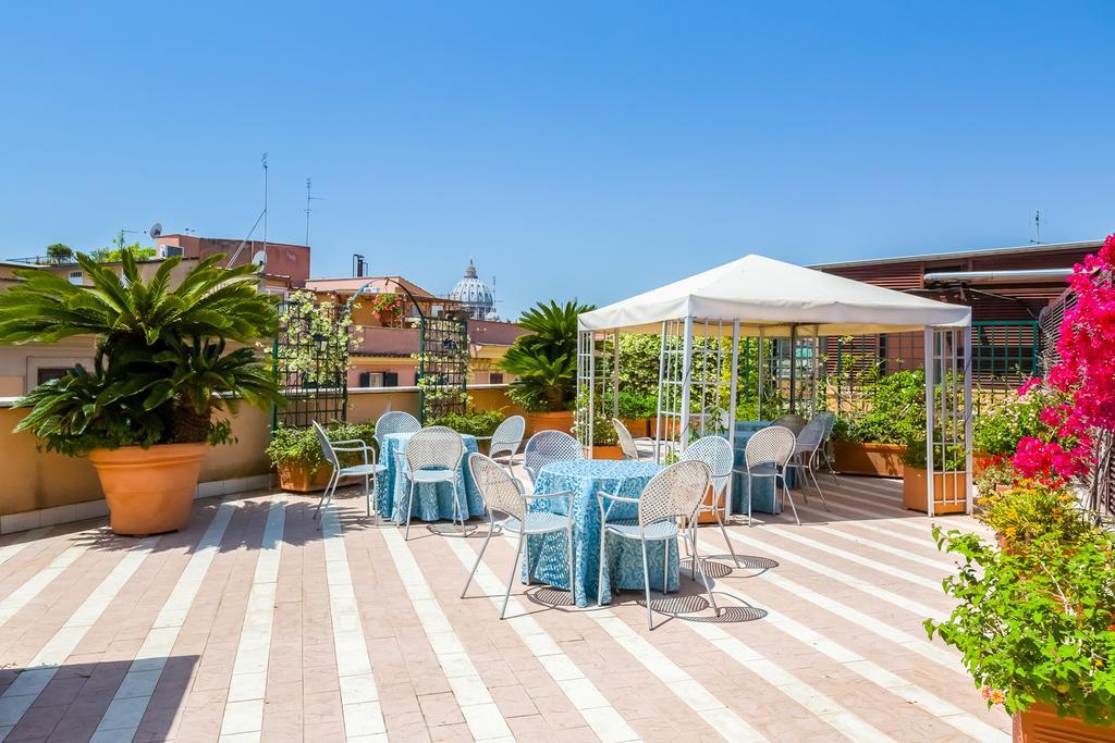 Domus Carmelitana Hotel Рим Екстериор снимка