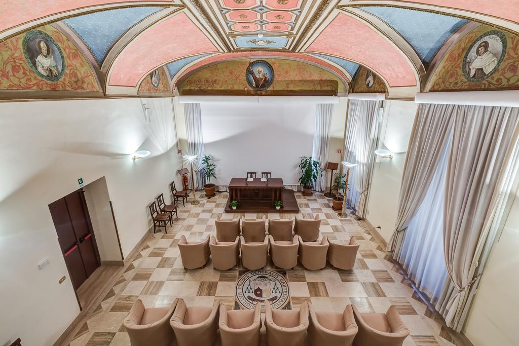 Domus Carmelitana Hotel Рим Екстериор снимка