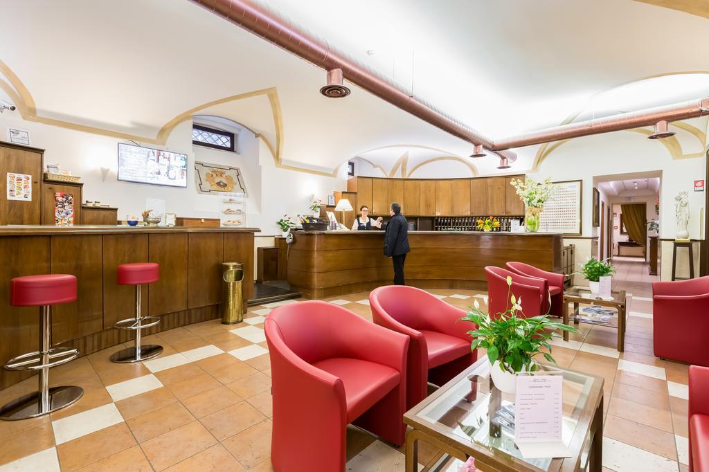 Domus Carmelitana Hotel Рим Екстериор снимка