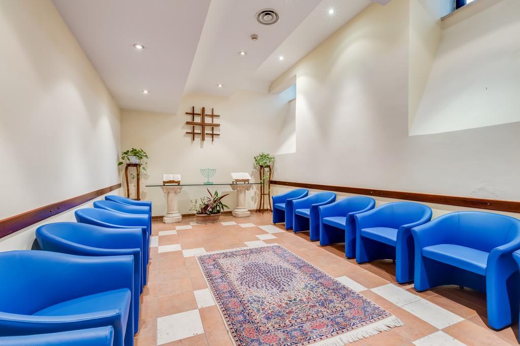 Domus Carmelitana Hotel Рим Екстериор снимка