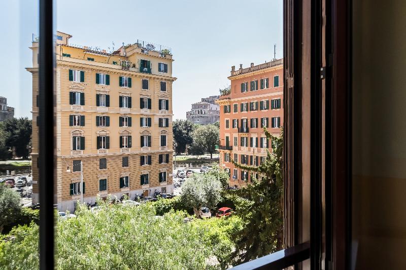 Domus Carmelitana Hotel Рим Екстериор снимка