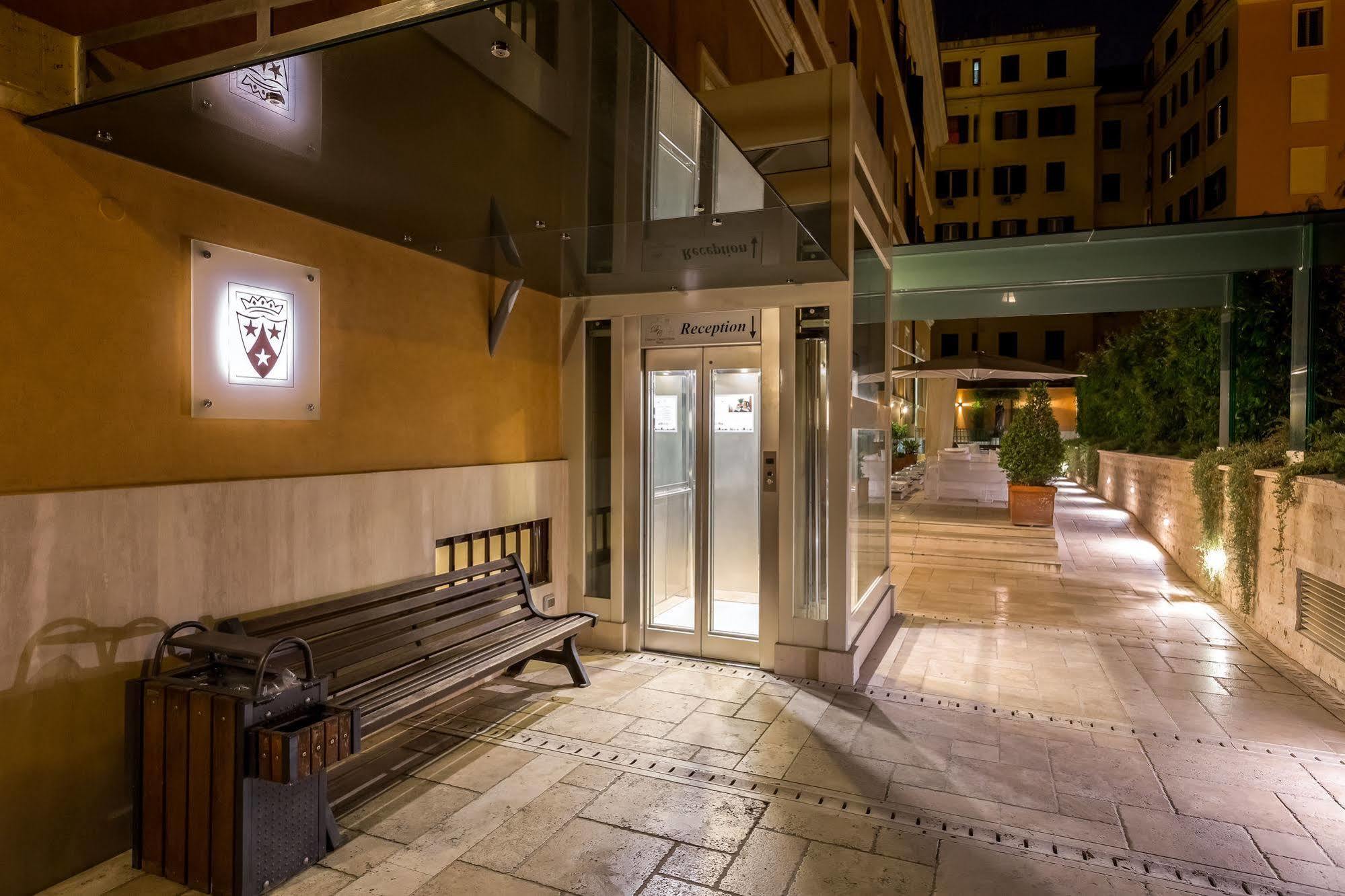 Domus Carmelitana Hotel Рим Екстериор снимка